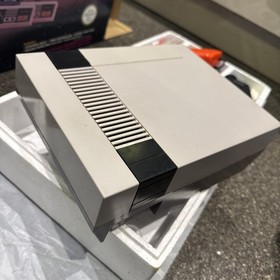 Nintendo Entertainment System NES-001 Action Set Console Bianca Buone Condizioni 