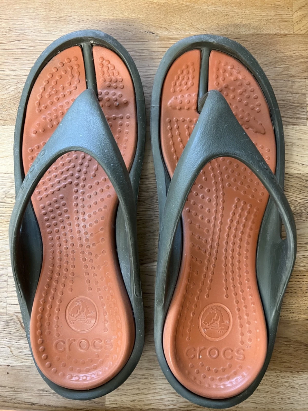 CROCS ATHENS THONG FLIP FLOPS SANDALS GREEN/ORANGE - Size UK 9
Opens in a new window or tab