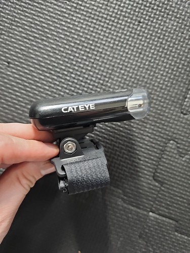 Cateye Opticube EL-135 3 led front light with flashing mode - Picture 2 of 6