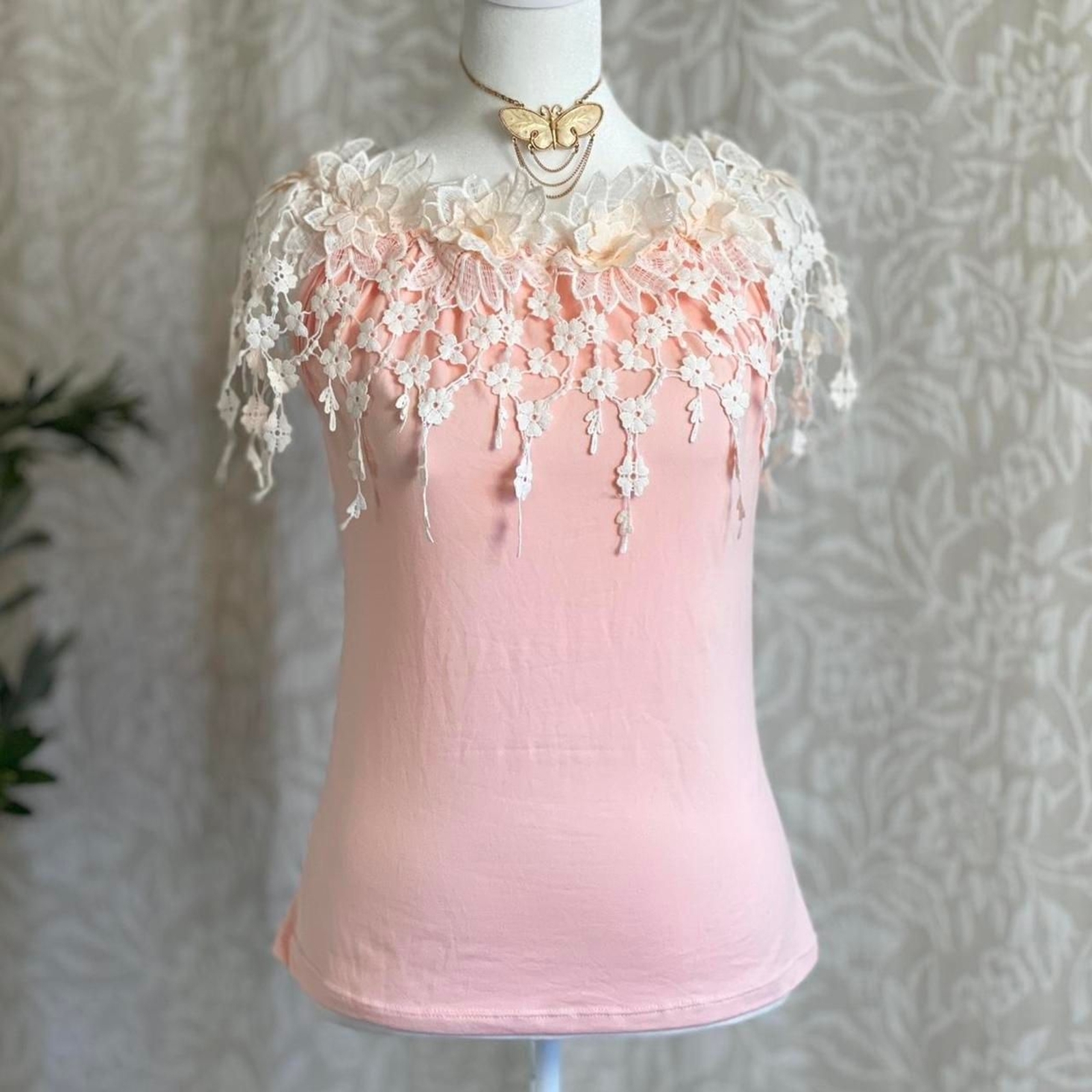 Pink & Ivory 3D Layered Crochet Flower Detail Fairycore Coquette Top Size S/M