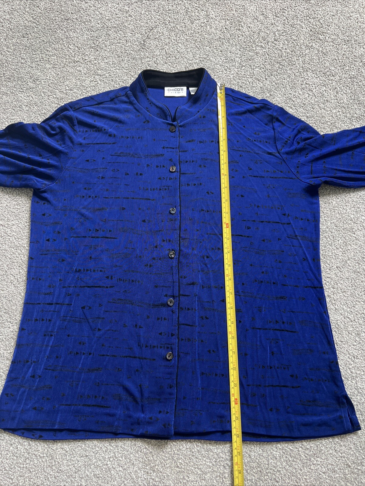 Womens Size 2 Blue Arrow Pattern Button Shirt Blo… - image 4