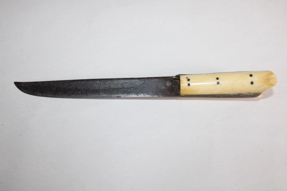 Ancien couteau crétois Grèce acier gravé 1899 feuillage manche os étui cuir vert - Photo 2/4