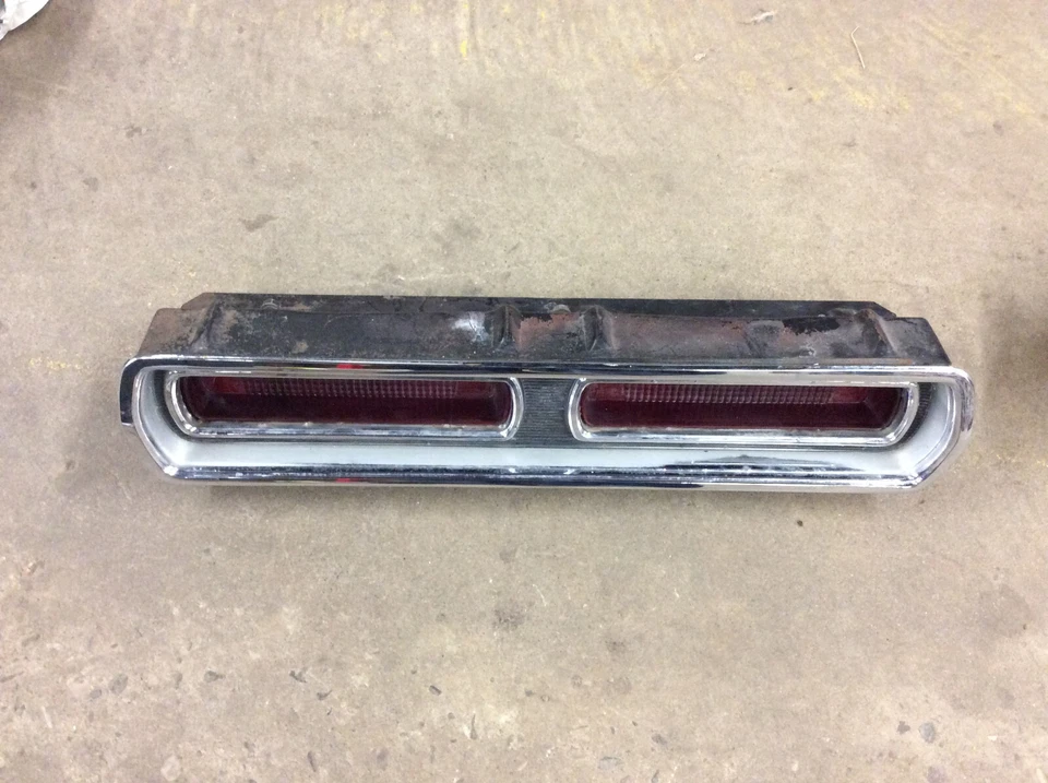 Par original de 66 luces traseras Pontiac Tempest 1966 originales limpias Foto 3 de 4