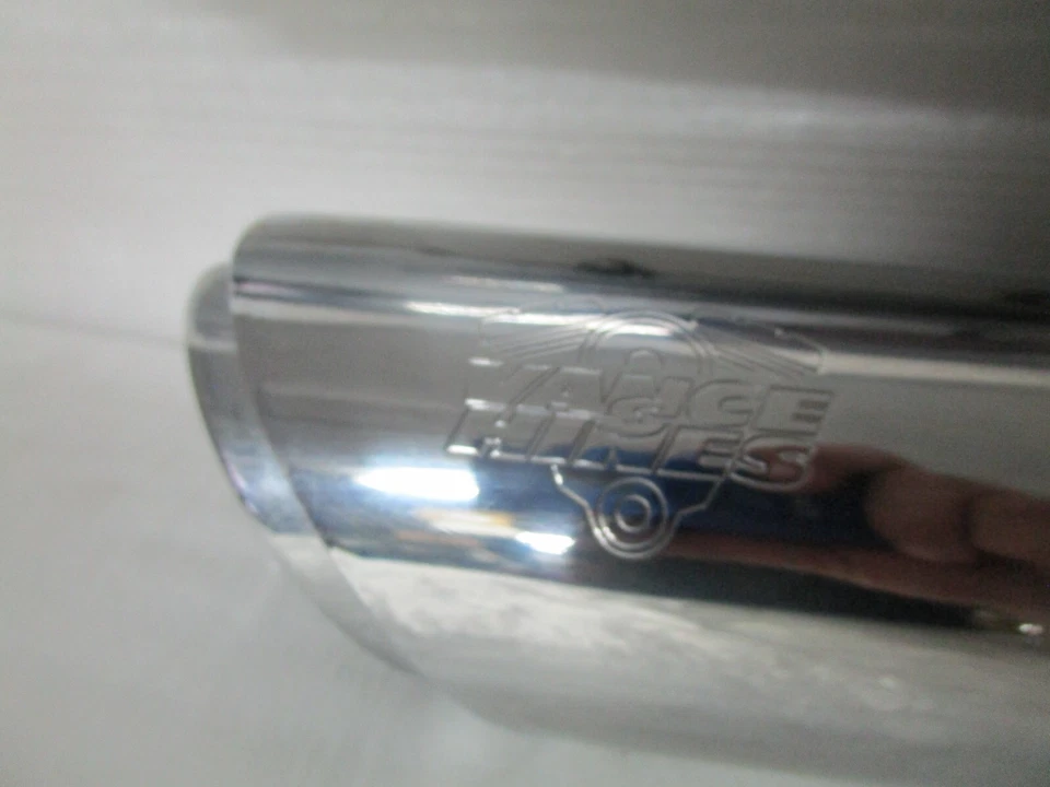 07-09 Harley Softail Deluxe Crossbones Vance & Hines Twin Slash Silenciadores sin cordones Foto 4 de 4