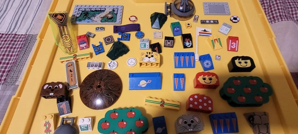 Lote de piezas impresas LEGO de colección - Incluye LEGOLAND, ESPACIO CLÁSICO Foto 2 de 4