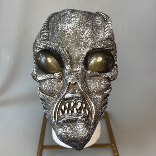 Vintage Alien Predator Style Full Face Halloween Costume Mask Silver Black Latex