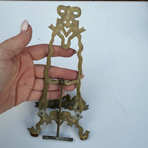VTG Brass Ornate Bow And Hearts Easel - Picture 5 of 7