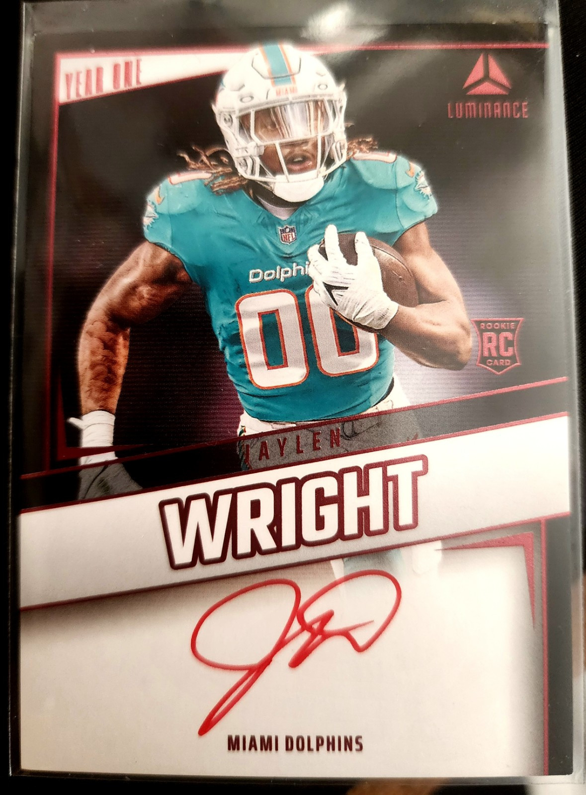 Jaylen Wright 2024 Panini Luminance SP RC On Card Red Ink Year One Auto Dolphins