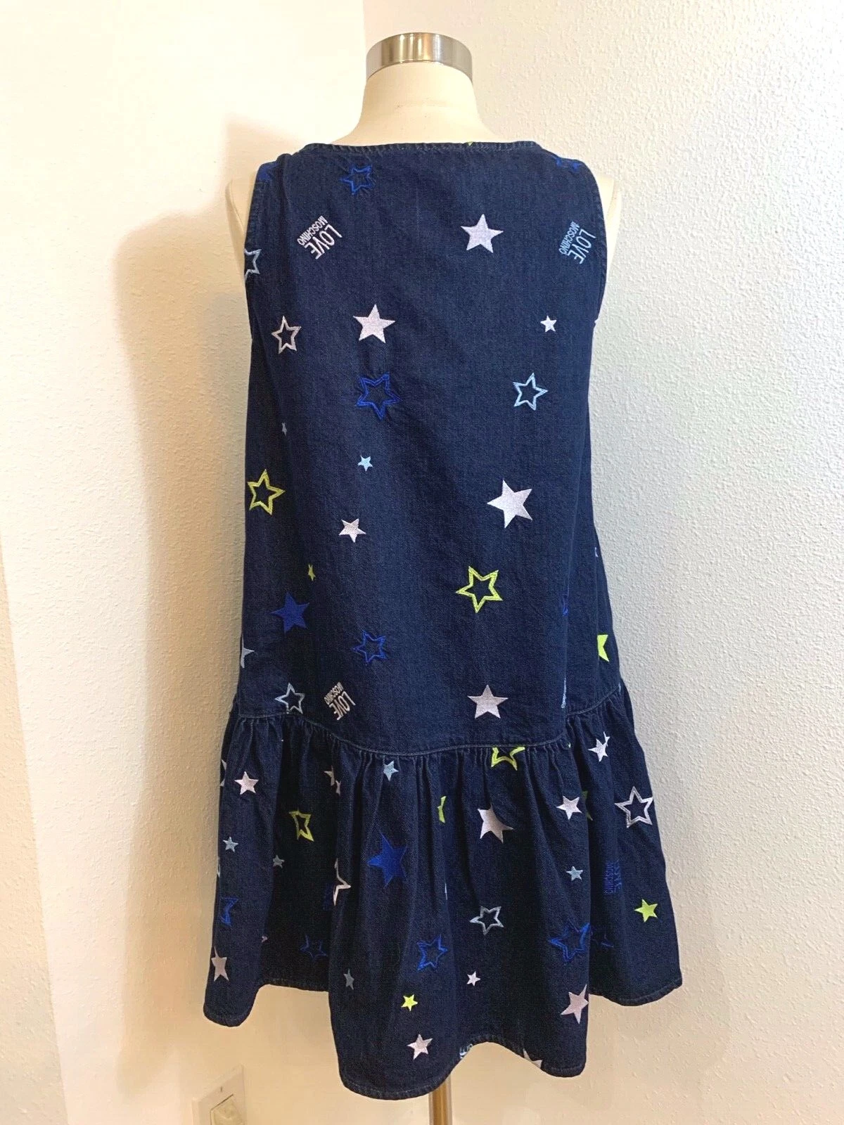 MINI ABITO SENZA MANICHE LOVE MOSCHINO STAR LOGO DENIM NUOVO CON ETICHETTE TAGLIA IT 38 (STATI USA S) $379