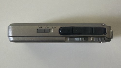 Sony M-570V Handheld Cassette Voice Recorder Not Working Parts Only - 第 4/6 張圖片
