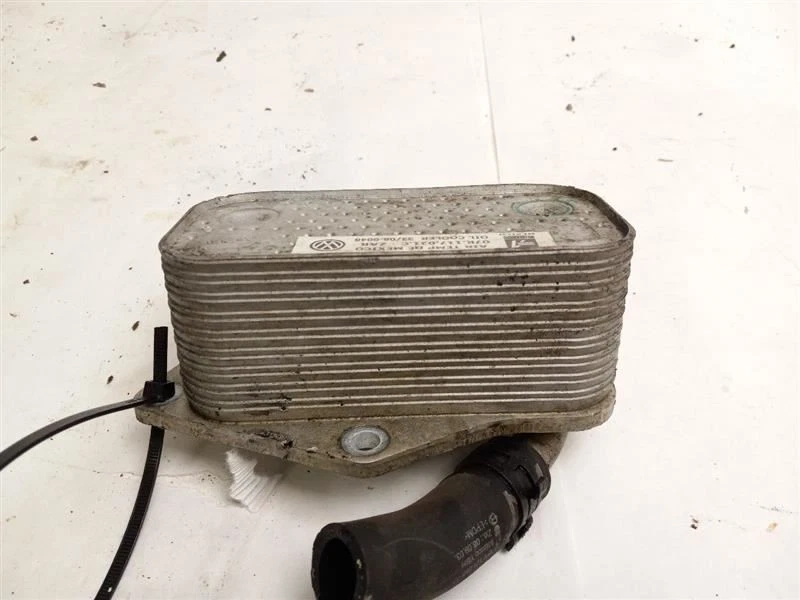 ENFRIADOR DE ACEITE DE MOTOR PARA VOLKSWAGEN JETTA 2009 Foto 2 de 4