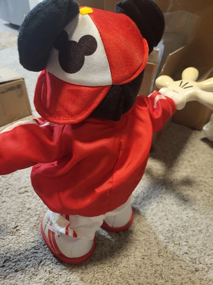 Disney Fisher Price M3 Master Moves Mickey Mouse Hip Hop Break Dancing Doll Toy - Image 2 of 3