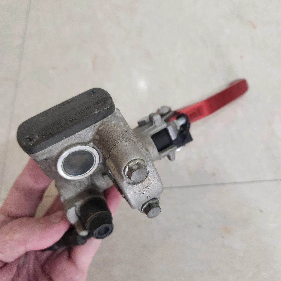 Honda CRF150R RB 2007-2023 freno delantero cilindro maestro y palanca original OEM Foto 3 de 4