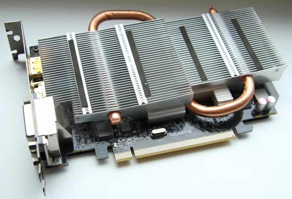 Gigabyte WINDFORCE GV-R737WF20C-2GD Graphics Video Card - Image 3 of 4