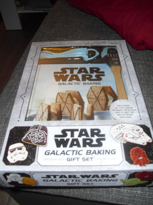 Neu: STAR WARS GALACTIC BAKING GIFT SET (Kochbuch-Geschenk-Set)