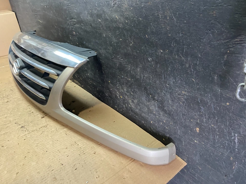 2001-2005 Suzuki XL-7 XL7 Grand Vitara Front Upper Grill Grille Oem U6050 DG - Image 2 of 4