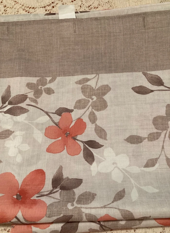 Cortina de chuveiro Saturday Knight tecido floral coral/bege - Imagem 3 de 4