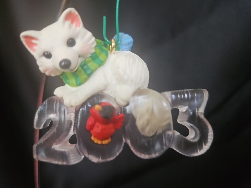 Hallmark Ornament 2003 Cool Decade White Artic Fox with Redbird #4  