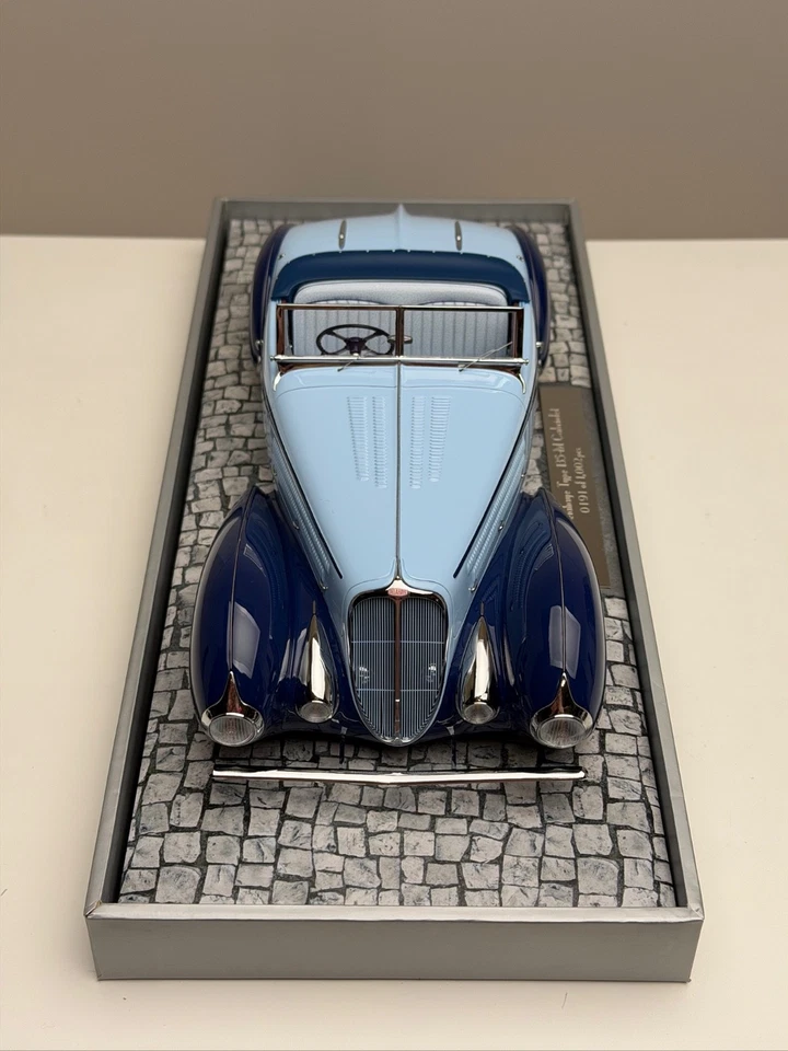 1937 Delahaye Type 135-M Cabriolet (Two-Tone Blue) [MINICHAMPS] 1/18 scale - Image 4 of 4