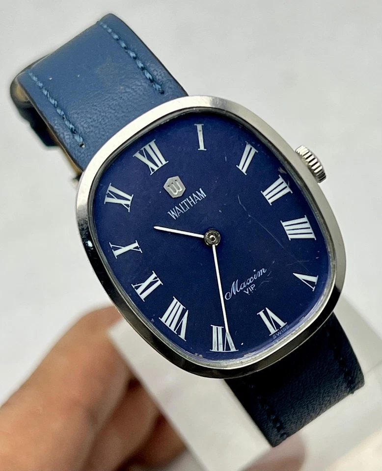 VINTAGE WALTHAM MAXIM VIP MANUAL WINDING RARE BLUE DIAL DRESS SWISS MADE WATCH - Image 3 of 4