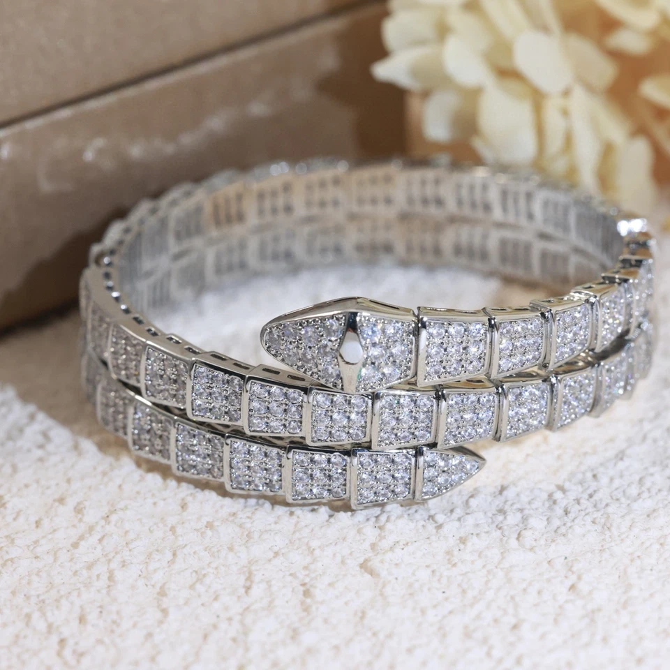 La pulsera única en forma de serpiente extendida y curva de la serpiente espiritual Foto 4 de 4