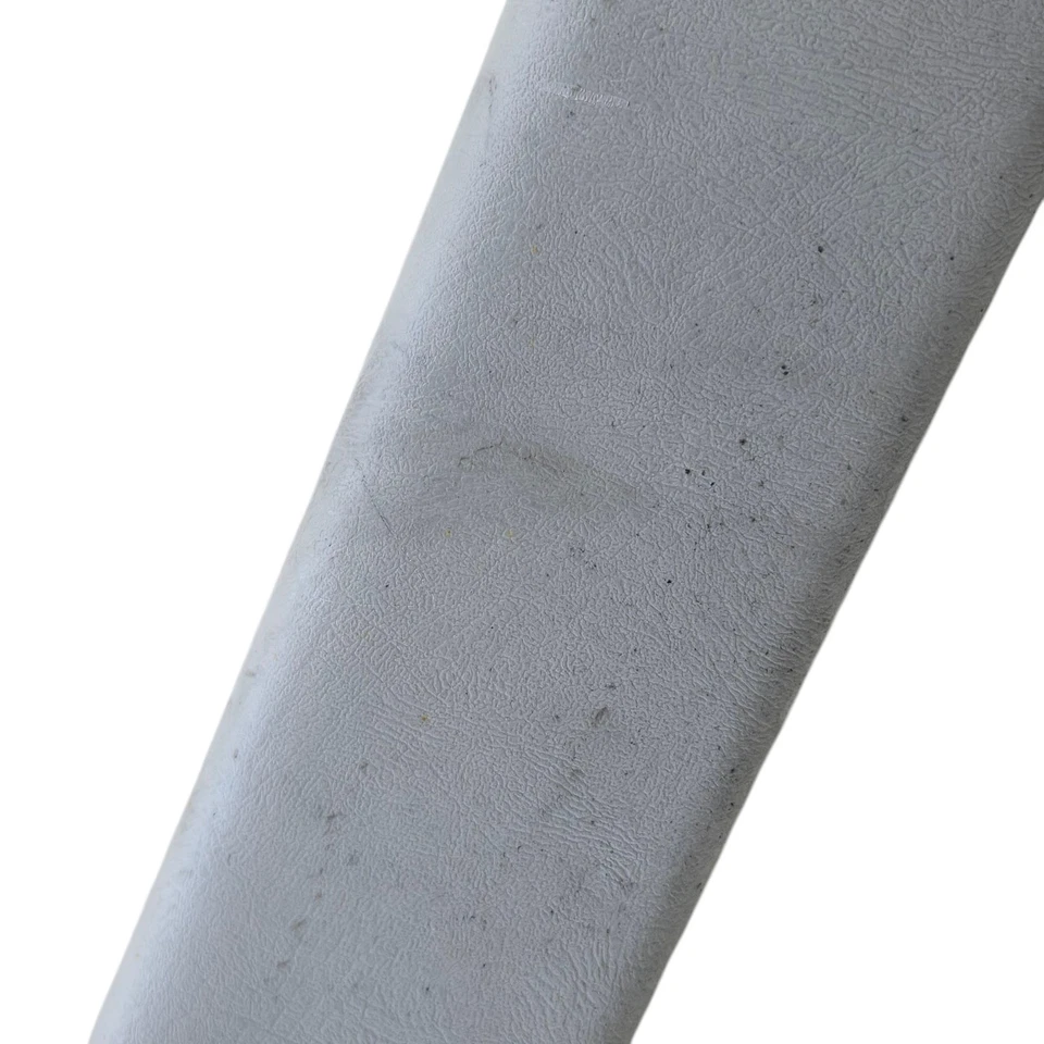 Panel de ajuste de cabezal de puerta levadiza superior 2000-2006 Tahoe Yukon Escalade Suburban OEM Foto 3 de 4