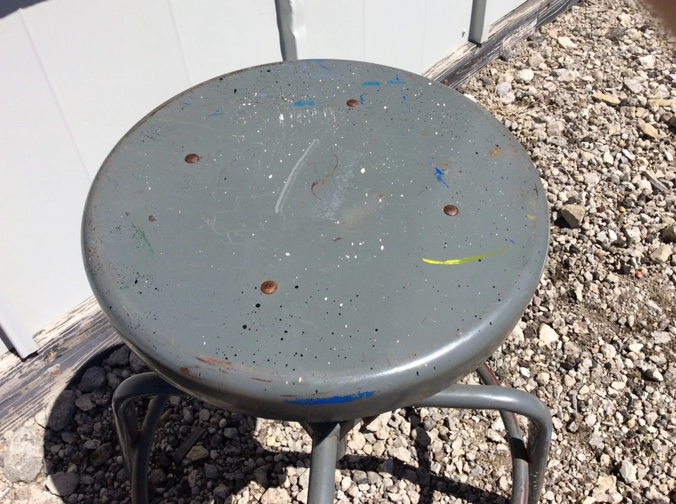 "3 taburetes industriales de metal Garnett 1984 de gran aspecto - asientos de 13"" - muy buenos" Foto 4 de 4