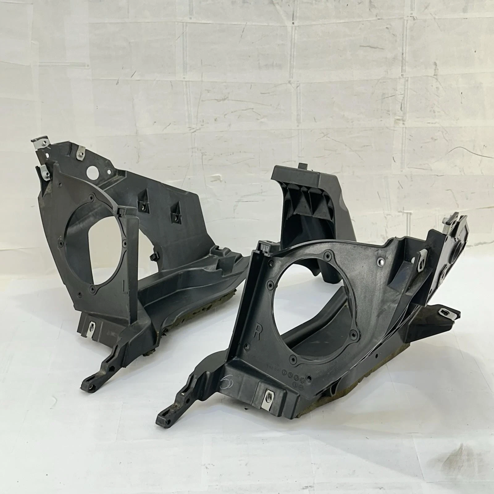 2016 CAN-AM SPYDER RT FRONT COWL DASH FAIRING CONSOLE SUPPORT BRACKET STOCK