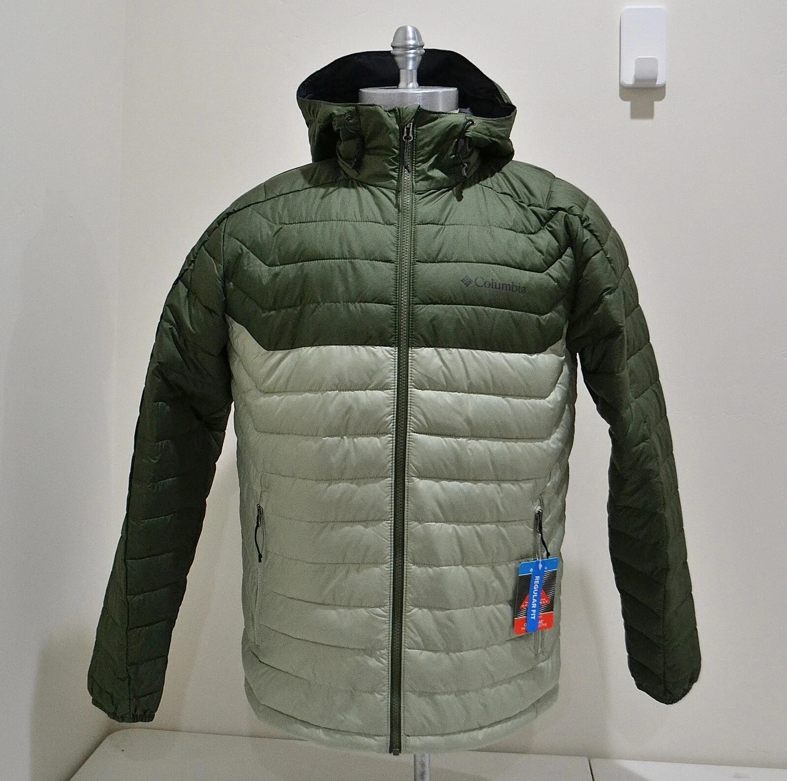 COLUMBIA Men's White Out Full Zip FS Hooded Omni Heat Jacket Regular Fit Size L
Opens in a new windo