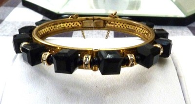 VINTAGE SIGNED MIRIAM HASKELL HAND WIRED RHINESTONES BLACK GLASS BANGLE BRACELET