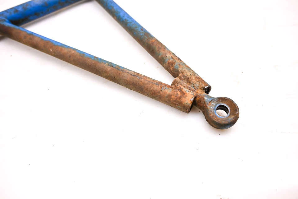 88 Polaris Trail Boss 250 R/ES brazo en A delantero inferior derecho Foto 3 de 3