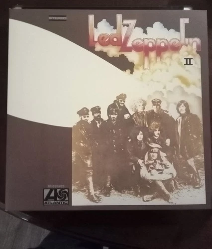Beautiful Led Zeppelin II Vintage Vinyl LP 1969 Atlantic Record SD-8236 Sharp