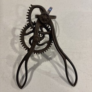 Antique Jaquette Style Egg Beater Pat No 1