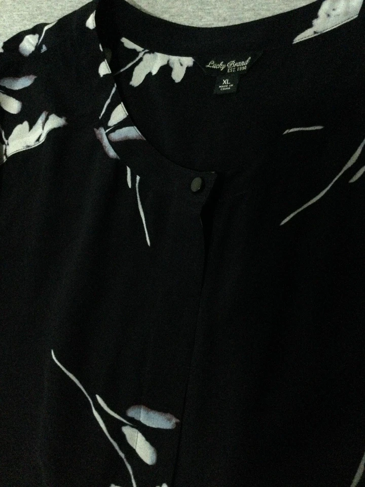 Blusa Lucky Brand 100 % seda púrpura floral para mujer talla XL/EG/TG abotonada Foto 3 de 4