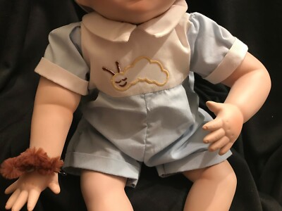 ★フライズ Ashton Drake Doll ~★新品 未開封品☆ Hand-Painted Realistic Baby Doll Featuring A Colorful Dress