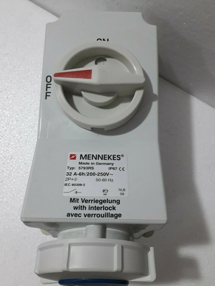 MENNEKES N5793RS 32A 6H 200-250V-50-60Hz 2P AZUL TOMA DE CORRIENTE CONMUTADA 5793RS Foto 4 de 4