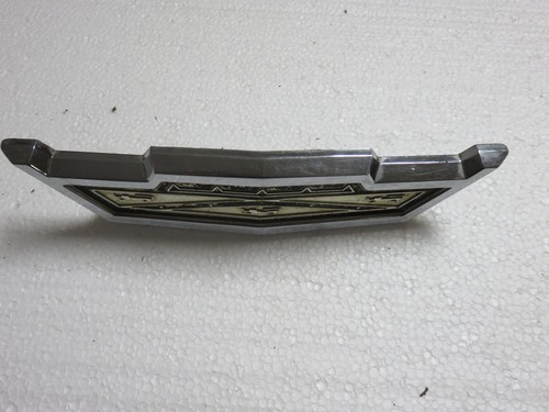 Galaxie 1963 Only Hood Lift emblema de lanzamiento buen estado cromado envío gratuito - Imagen 2 de 3