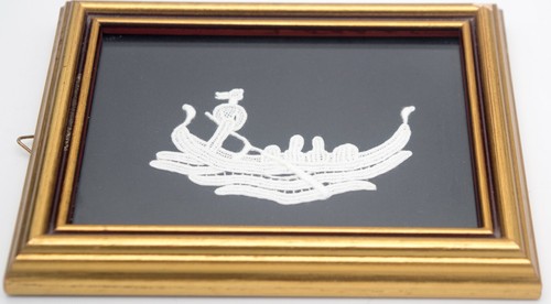 Gerahmte Spitzenkunst Dalla Lidia Merletti d'arte Burana Venezia Gondel - Bild 1 von 4