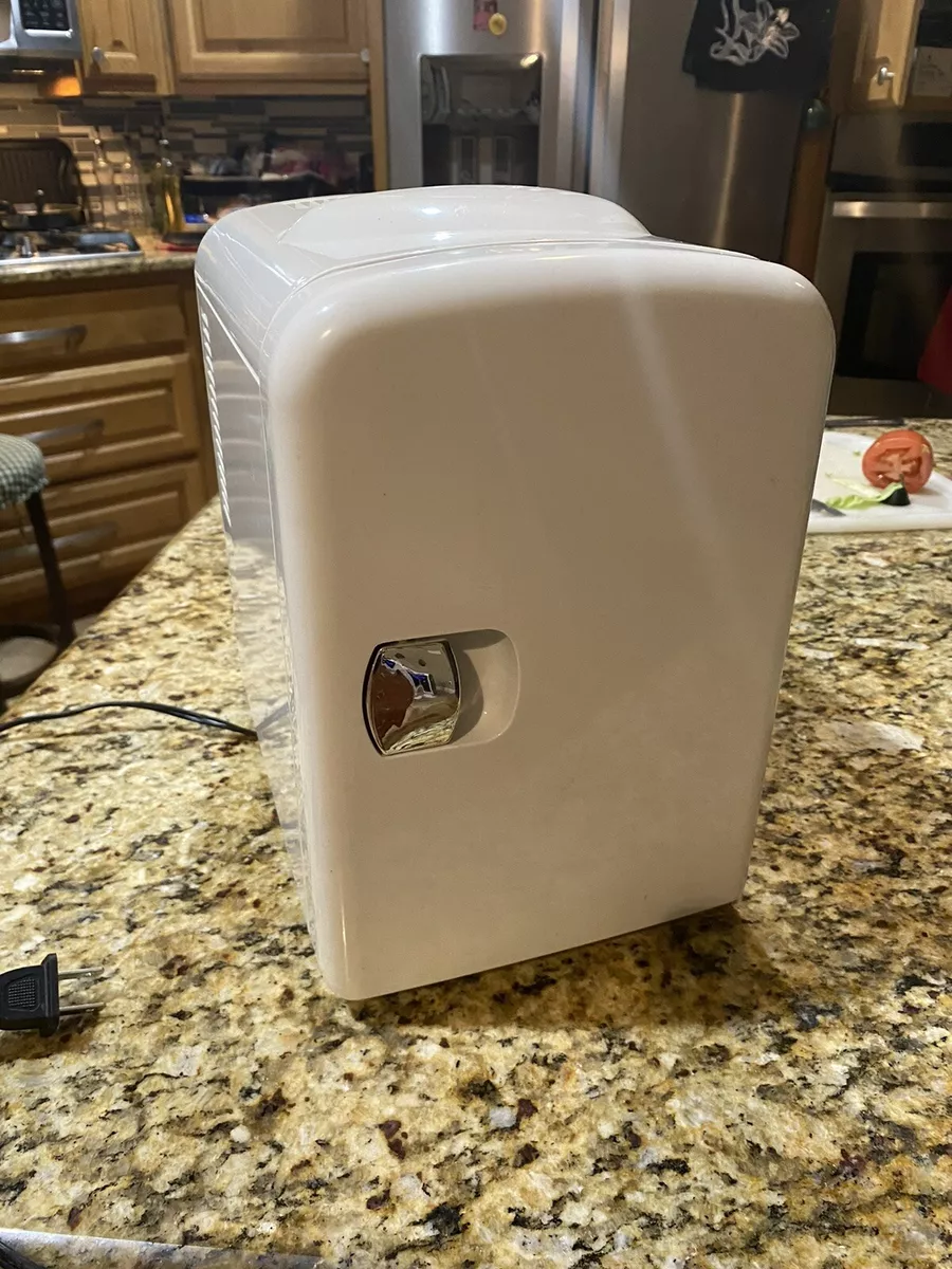 Thermoelectric Cooler Warmer Model YT A Mini Fridge