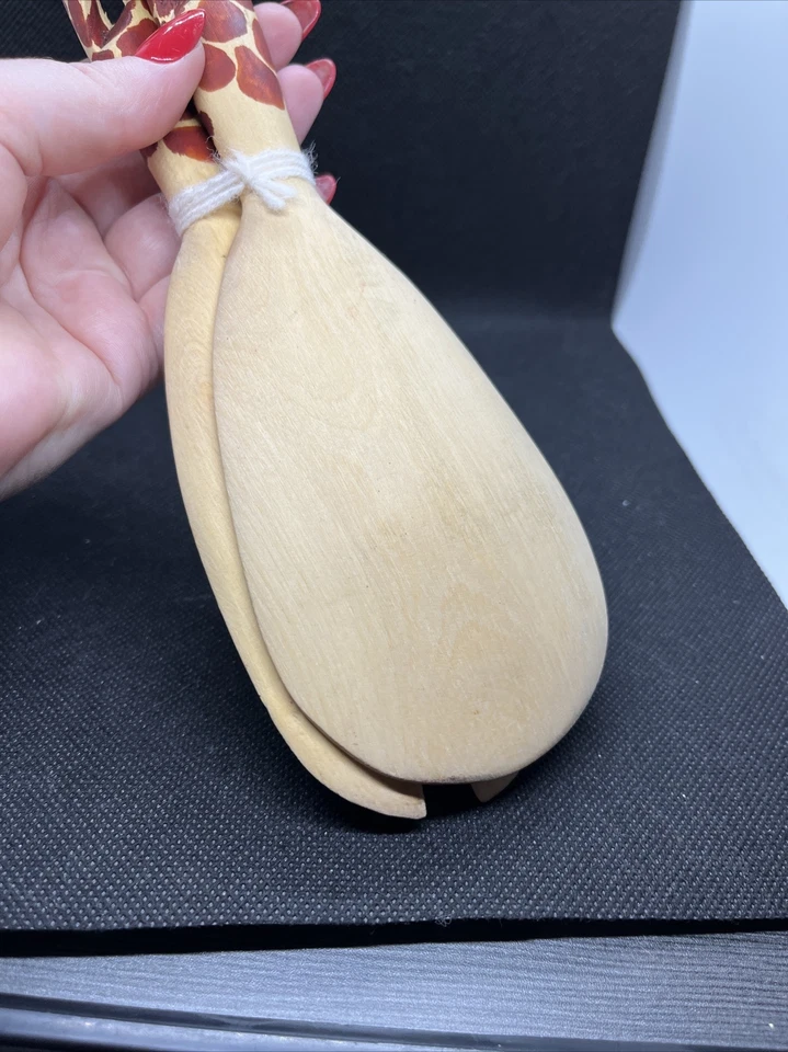 NUEVO Juego de lanzador de ensalada de jirafa africana de madera tallada a mano tenedor de madera + cuchara Foto 4 de 4