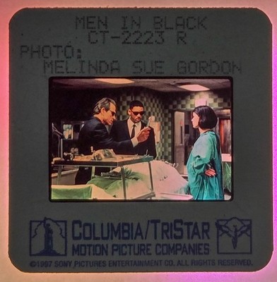 MEN IN BLACK - Will SMITH, Tommy Lee JONES - Film Press - SLIDE