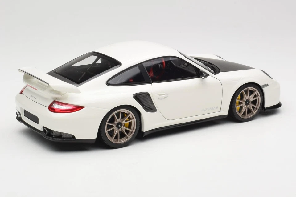 100069400 Porsche 911 997 GT2 RS White Minichamps 1/18 - Imagen 3 de 4