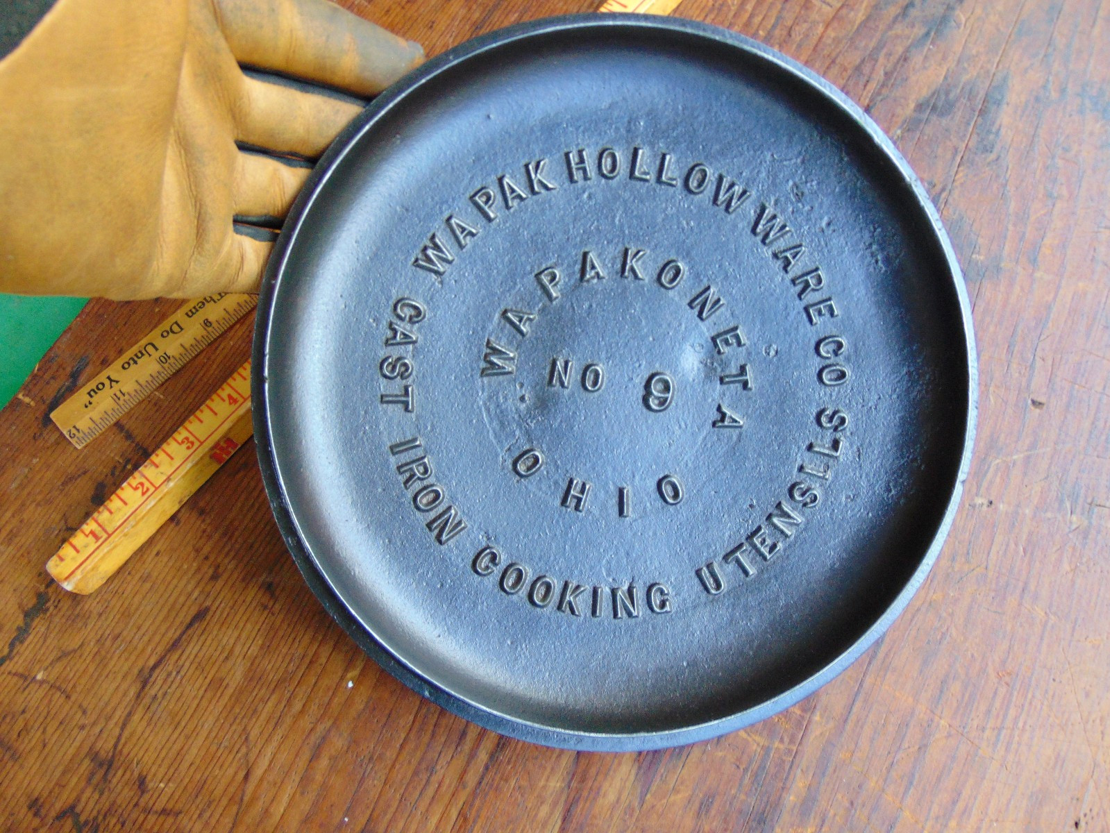 Antique Cast Iron WAPAK HOLLOW WARE No. 9 Advertising Kettle  Pot LID Clean Nice
