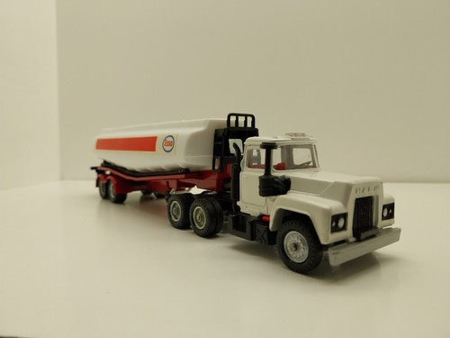 Corgi Mack Truck with Gloster Saro Tanker 1152 Esso Boxed Excellent Condition - Picture 2 of 13