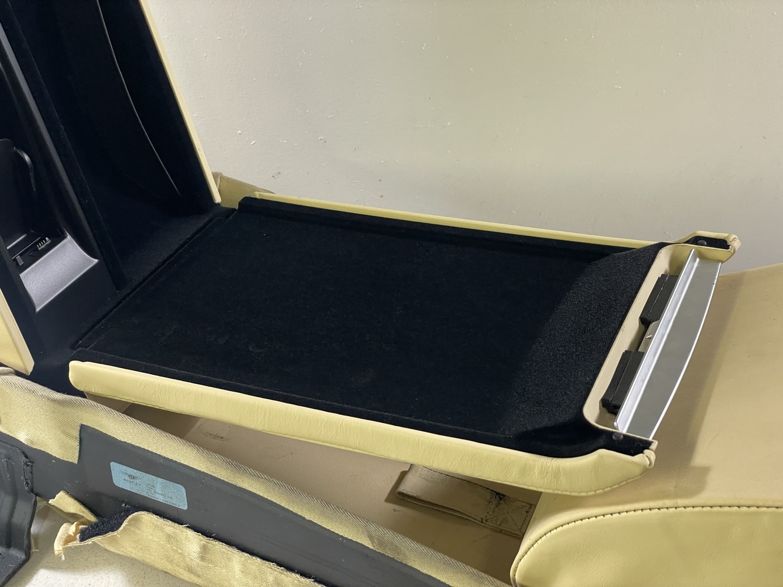 09-13 Bentley Continental Flying Spur Rear Center Armrest Console Phone Option 