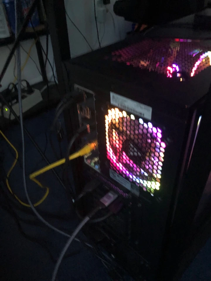 CyberPowerPC usado - Gamer Xtreme Gaming escritorio Foto 4 de 4