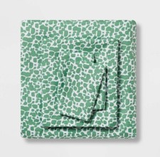 NWT Room Essentials TWIN / XL GREEN DOT Microfiber Sheet Set Brushed softness