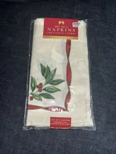 Bed Bath & Beyond Christmas Laurels Napkins  set of 4  NIP