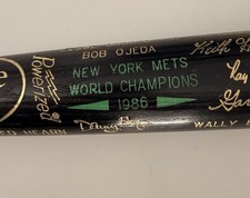 Shocker! 1986 World Series Ball Fails to Sell for $1 Million 17