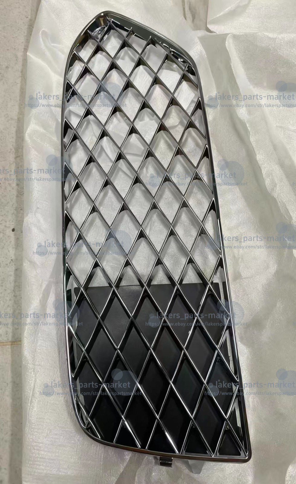 Bentley Bentayga Front Right Bumper grilles Pair P/N 36A807346G